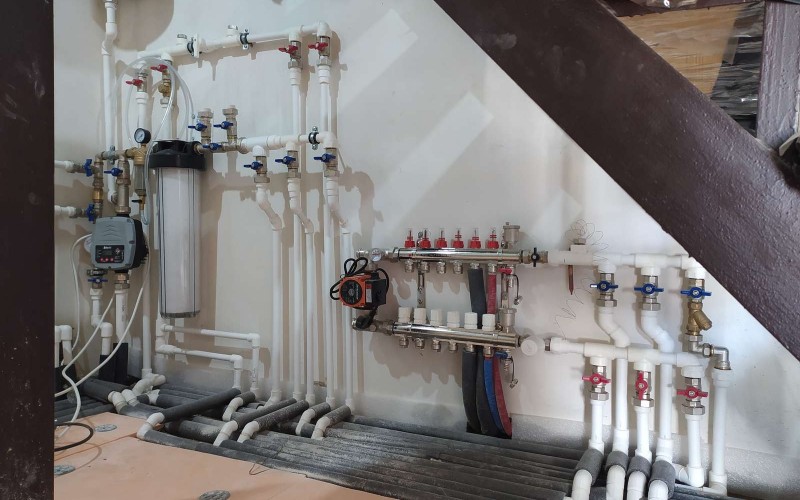 Монтаж распредколлектора для водоснабжения