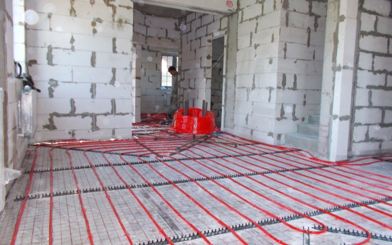 Монтаж водяных теплых полов в доме